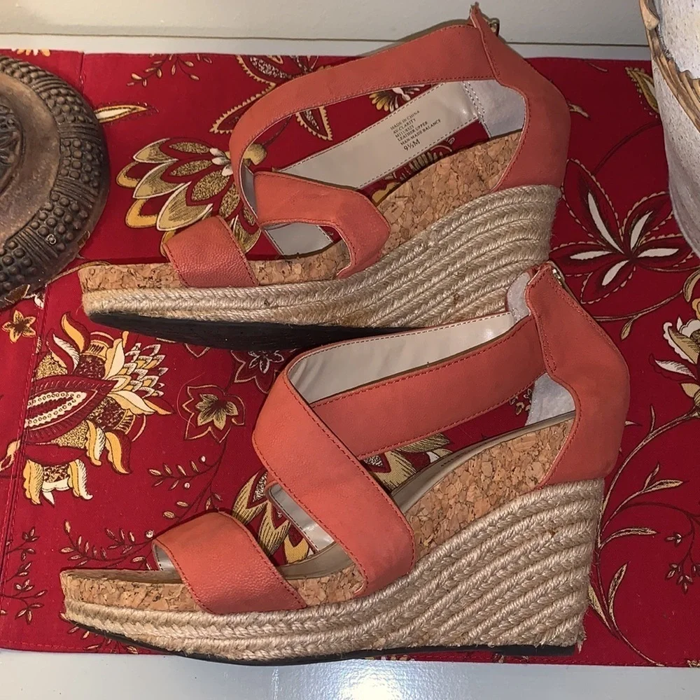 NWOT Adrienne Vittadini‎ Women’s Size 9.5 Wedges.